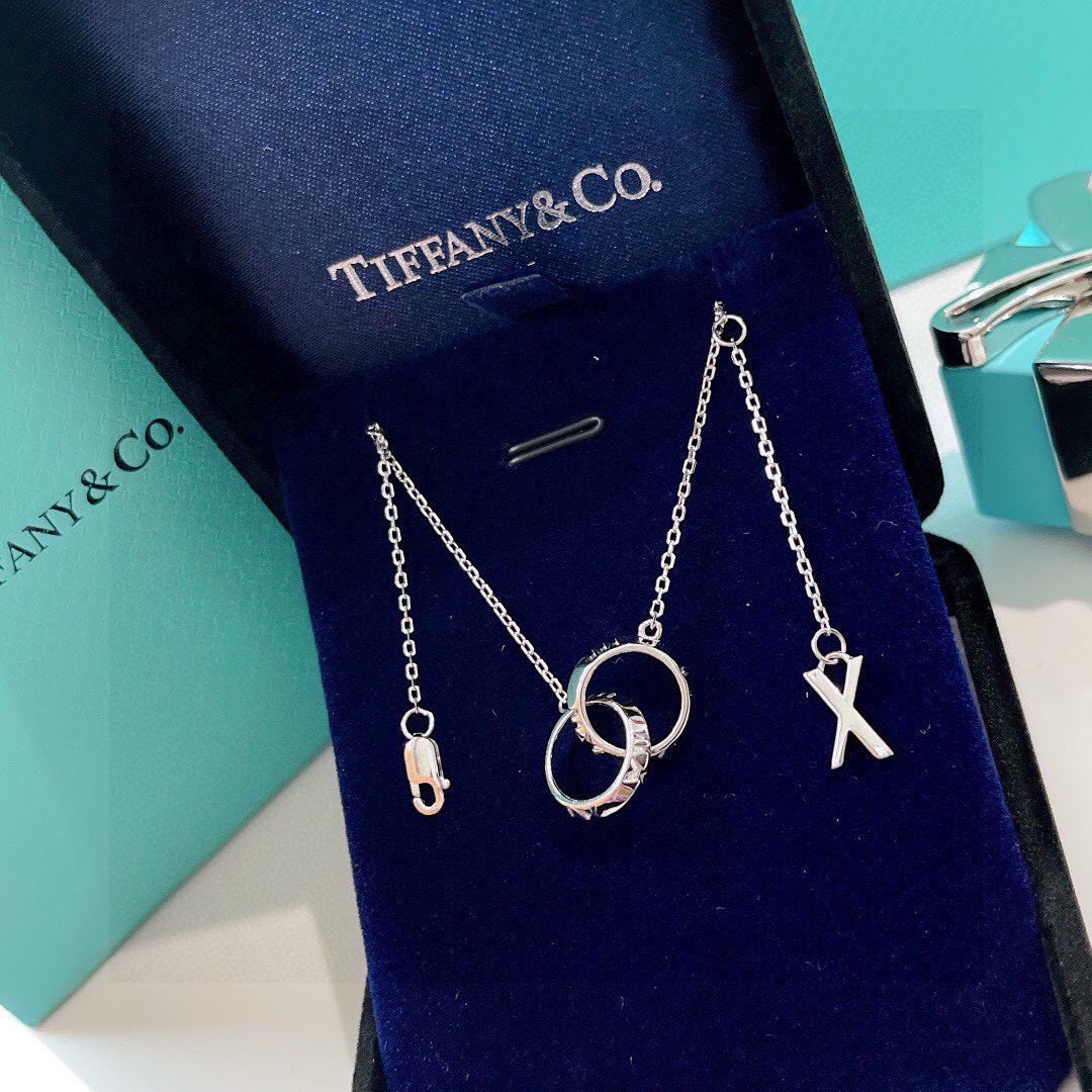 18K Tiffany Atlas X Closed Interlocking Pendant Necklace